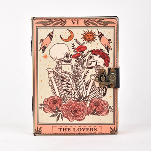 Carnet de notes A5 Gothic Tarot Lovers Diary 100 pages |   Journal à cadenas vintage avec motif floral squelette, cadeau |   Papeterie artisanale de qualité supérieure - Product Image 1