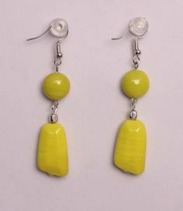 Nouvelles Boucles d'Oreilles Pendante Classiques en Résine Jaune pour Femme, Bijoux Tendance, Boucles d'Oreilles Pendante à Perles pour Femme - Product Image 1