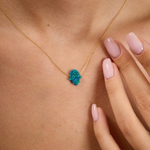 Collar con colgante de mano Hamsa de ópalo verde oscuro, plata de ley 925, chapado en oro de 14 quilates, amuleto de protección, joyería para mujer, regalo. - Product Image 1