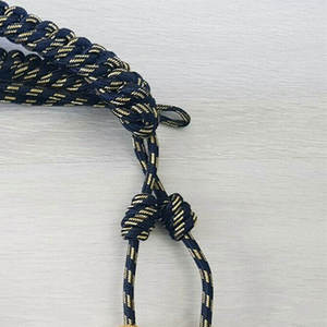 Aiguillette en cordon métallique tressé sur mesure avec extrémités en laiton pour uniformes, occasions formelles, luxe, 16 brins, bleu marine et or - Product Image 2