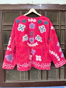 Chaqueta Bohemia de Terciopelo Rosa con Bordado Suzani y Patrón Floral Hecho a Mano, Manga Larga, Cuello Redondo, Ropa de Abrigo de Invierno para Mujer - Product Image 5