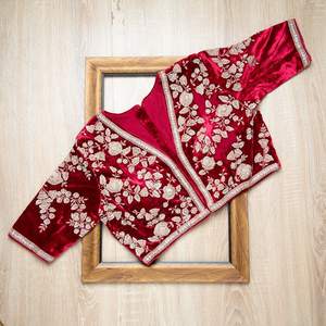 Fancy Women's Saree with Beautiful Sequence &amp; Zari Multi Work <strong>Jacket</strong> - Product Image 5