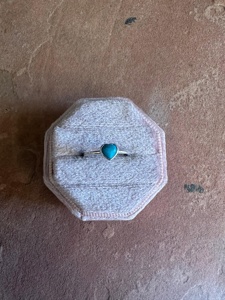 Anillo de Corazón Turquesa Loveheart, Hecho a Mano en Plata de Ley, Estilo Boho Suroeste, Joyería Romántica, Regalo para Ella - Product Image 1