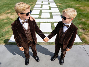 Costume formel en velours rouge pour garçons, ensemble 3 pièces – Tenue de luxe pour mariage et fête pour enfants - Product Image 4