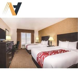 Colección LaQuinta Hoteles Cama doble de alta calidad y juego de dormitorio completo Muebles de madera hechos a mano por Ngoc Hoang Anh - Product Image 1