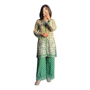 Ensemble de 2 pièces en tissu lawn imprimé de qualité supérieure pour femmes, collection été, vêtements indiens et pakistanais, tenue légère pour tous les jours - Product Image 1