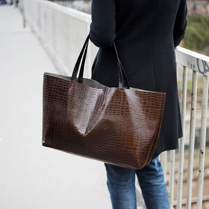 Sac fourre-tout de bureau classique en cuir véritable - Product Image 1