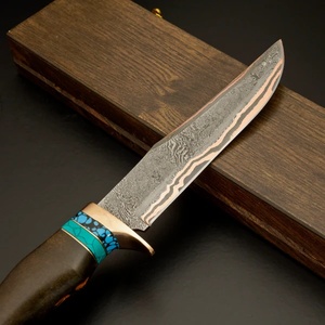 Cuchillo Bowie hecho a mano de acero de Damasco y cobre con mango de resina, ideal para EE. UU. y la UE, con grabado de logotipo personalizado, OEM y marca privada. - Product Image 5