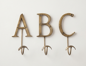Colgador de pared premium ABC Design de 3 ganchos en hierro metálico con acabado chapado en color dorado, perfecto para toallas de baño y exhibición de abrigos. - Product Image 6