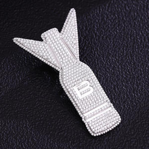 Pendentif pilule plaqué argent avec micro-pavé de strass en cristal, breloque hip-hop, bijoux de mode unisexe, design lettre E - Product Image 3