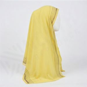 Pañuelo de gasa burbuja para mujer musulmana, chal pesado personalizado liso para damas, envolturas elegantes y suaves de calidad premium para moda modesta. - Product Image 3