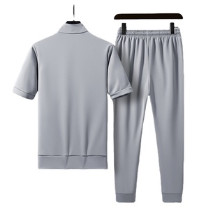 Offre Spéciale à demi-manches OEM Logo personnalisé hommes Polyester demi fermeture éclair vêtements de sport homme vêtements d'entraînement Streetwear survêtement - Product Image 2