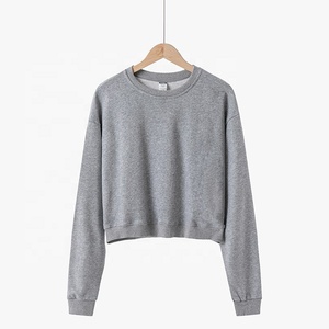 เสื้อสเวตเชิ้ตคอกลมผู้หญิงผ้าฝ้าย 100% สำหรับฤดูหนาว ความยาวปกติ พร้อมโลโก้ด้านหน้าแบบกำหนดเอง - Product Image 6