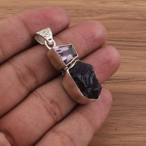 จี้เพทายดิบธรรมชาติสไตล์วินเทจ เงินแท้ 925 ชุบแพลตตินัม คริสตัลสีม่วงหยาบ ไม่เจียระไน หินบำบัด - Product Image 4