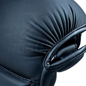 Guantes de MMA de Cuero ROBUST INDUSTRIES con Cierre de Gancho y Bucle para Artes Marciales, Entrenamientos de Fitness, Construcción Resistente, Agarre Antideslizante y Cómodos - Product Image 4