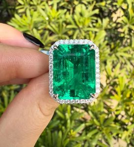 Bague de luxe en or blanc avec émeraude de laboratoire et zircone cubique, en argent sterling 925, pour fiançailles et mariage, pierre précieuse verte - Product Image 1