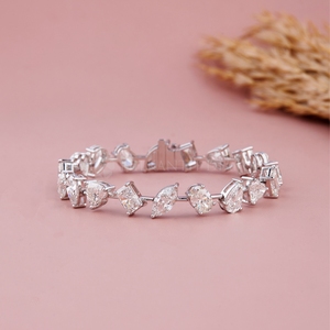 Brazalete de Diamantes de Diseño Premium de 18.00 CT con Diamantes Creados en Laboratorio en Diferentes Formas, en Oro Sólido de 10K, 14K y 18K, para Mujer - Product Image 4