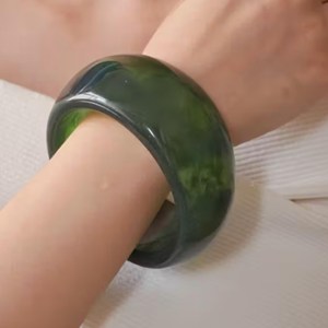 Handmade Green Resin Bangle Stackable Chunky Geometric Wave Resin Craft Jade Olive Emerald Cuff Bracelet Set - Product Image 6