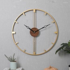 Nouvelle arrivée : Horloge murale en métal, un cadeau décoratif réfléchissant et durable qui rehausse les intérieurs modernes avec une élégance discrète. - Product Image 2