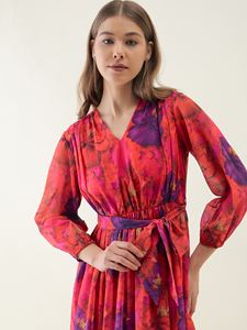 Vestido Rojo con Estampado Floral, Corte Ajustado y Evase, Ideal para Uso Casual, Fiestas y Uso Diario, Cómodo, a Precio de Mayoreo - Product Image 3