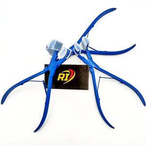 Pinzas de Acero Inoxidable Ecológicas de Alta Calidad para Extensiones de Cabello, con Punta Plana y Mango Azul, Hechas a Mano - Product Image 3