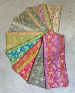 ผ้าไหมบรอกเคดหรูหรา ประดับด้วยลายทองคำแบบซารี  ทออย่างประณีต เหมาะสำหรับชุดเจ้าสาวและงานตกแต่งภายในแบบราชวงศ์ - Product Image 4