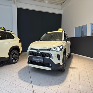 Toyota Corolla Cross 1.8 Teamplayer 4x2 Taxi Véhicule utilitaire sport (VUS) à faible consommation de carburant pour le transport de passagers et commercial - Product Image 2