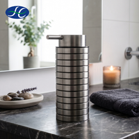 Ensemble de distributeurs de savon en acrylique et tubes de lotion en plastique, finition argent brossé, haute qualité, durable, minimaliste, huit pièces pour salle de bain