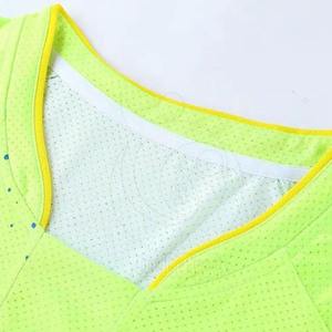 Uniforme de tennis personnalisé avec logo, respirant, séchage rapide, coupe classique, sans manches, col en V, taille élastique, 100% polyester, imprimé numériquement, OEM - Product Image 2
