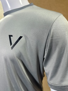 เสื้อยืดผู้ชาย ระบายอากาศ แห้งเร็ว คอกลม แขนสั้น สำหรับออกกำลังกายและเล่นกีฬา - Product Image 4