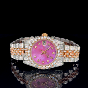 Reloj de pulsera para mujer con esfera rosa de moissanita de calidad de exportación, esfera de cristal, resistente al agua, disponible al mejor precio. - Product Image 1