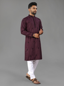 Kurta de Algodón Color Granate para Hombre con Bordado Negro, Corte Regular, Largo hasta la Rodilla, Estilo Tradicional Indio-Pakistaní para Fiestas, Bodas y Uso Casual - Product Image 1