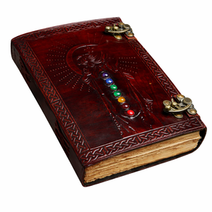 Diario de Cuero Hecho a Mano con Diseño Medieval de Siete Chakras, Libreta de Oficina y Cuaderno Universitario con Cierre para Poesía, Yoga y Mindfulness - Product Image 1