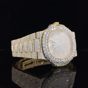 Montre-bracelet de luxe en acier inoxydable avec quartz et moissanite, cadran orné de pierres brillantes, mouvement précis, pour un style mode, élégant, formel ou décontracté - Product Image 4