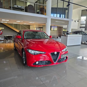 Alfa para Giulia, Sedán de Lujo, Plástico OEM, Calidad Premium, Suministro Directo de Fábrica, Exportación Mundial, Entrega Rápida, Oferta - Product Image 4