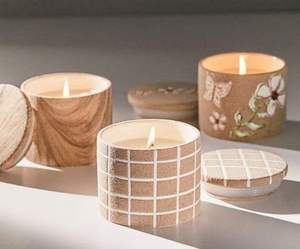 Juego de tres portavelas de madera con acabado natural, hechos a mano, para decoración del hogar - Product Image 1