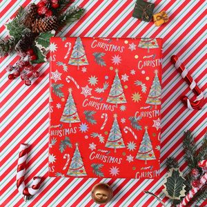 Rotolo di Carta da Regalo con Design Classico dell'Albero di Natale, Confezione Regalo Rossa con Bastoncini di Zucchero e Fiocchi di Neve, Accessori per le Festività Natalizie - Product Image 2