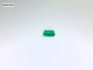 พลอยมรกตแซมเบียทรงแปดเหลี่ยม 1.22 กะรัต ใหม่ล่าสุด คุณภาพเยี่ยม ความใสดี เหมาะสำหรับทำแหวนและจี้ - Product Image 3