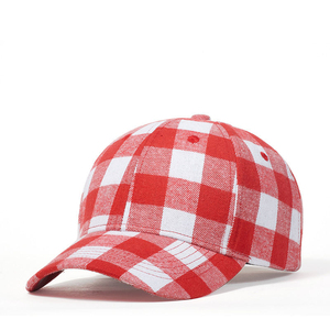 หมวกแก๊ปทรง Trucker สีแดงดำแบบปรับได้ สไตล์สตรีทสปอร์ต 6 แผง ผลิตจากโพลีเอสเตอร์ 100% สำหรับทุกเพศ  รับสกรีนโลโก้ตามสั่ง - Product Image 4