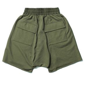 กางเกงขาสั้นผู้ชายผ้าฝ้ายลําลองพร้อมกระเป๋าด้านหลังสองใบพิเศษ: สะดวกสบาย มีสไตล์ และใช้งานได้ดีสําหรับเสื้อผ้าผู้ชายที่สวมใส่ทุกวัน - Product Image 2