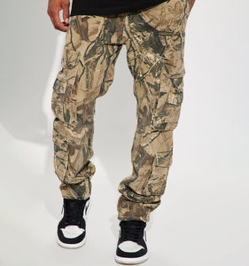 Pantalon cargo utilitaire imprimé sur mesure motif camouflage Real Tree avec poches, coupe droite, style jogger empilé pour homme - Product Image 3