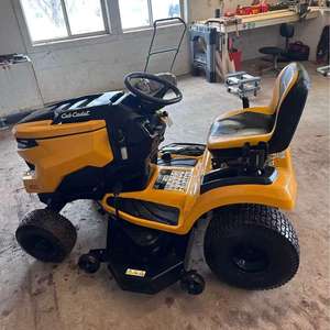 Cortadora de Césped a Gasolina Cub Cadet XT1 LT42 de 4 Tiempos, Motor de 196cc, Alto Rendimiento, OEM, para Jardín y Granja - Product Image 2