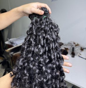 Extensions de cheveux Remy vierges vietnamiennes Double trame dessinée Alignement des cuticules Boucles lâches ondulées Style naturel à un prix - Product Image 3