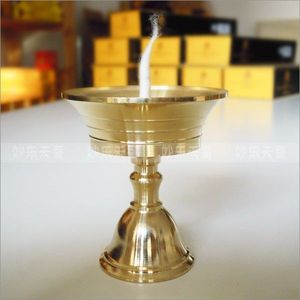 Paire de Diyas classiques en laiton avec plaque arrière décorée, support de lampe à huile multi-mèches pour la Puja spirituelle, l'éclairage des temples et des fêtes - Product Image 1