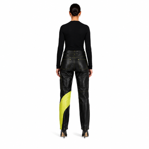 Pantalones de cuero PU de cintura alta, corte ajustado y pierna recta, con costuras en contraste neón, para mujer, lavado a la piedra - Product Image 2