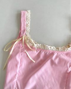 Top Corto de Algodón Sin Costuras Color Rosa Suave con Encaje Estilo Cottage Core |   Camisola Rosa Pastel con Lazos y Cintas - Product Image 4