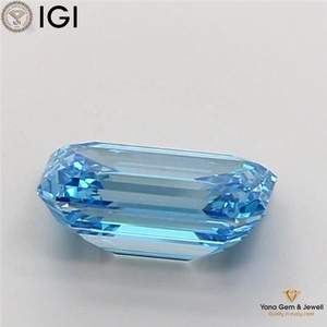 Bague solitaire en diamant créé en laboratoire CVD, 3,00 carats, clarté VS2, couleur bleu vif fantaisie, taille émeraude, avec certificat IGI - Product Image 3