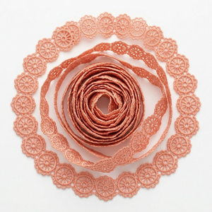 Dentelle Guipure Florale Pêche 10mm GPO Qualité Export 20 Mètres pour Vêtements Bébé, Accessoires Cheveux, Couture Artisanale Personnalisable - Product Image 5