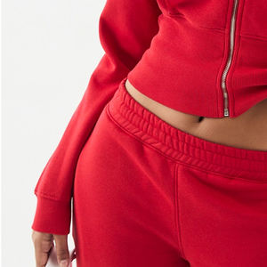 Vente en gros : Sweat à capuche court zippé pour femme, coupe ajustée, style décontracté et tendance 2026 - Product Image 5