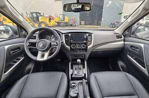 MITSUBISHI PAJERO MONTERO Sport GLX 2.5L Turbo Diésel USADO con BAJO KILOMETRAJE - Product Image 2